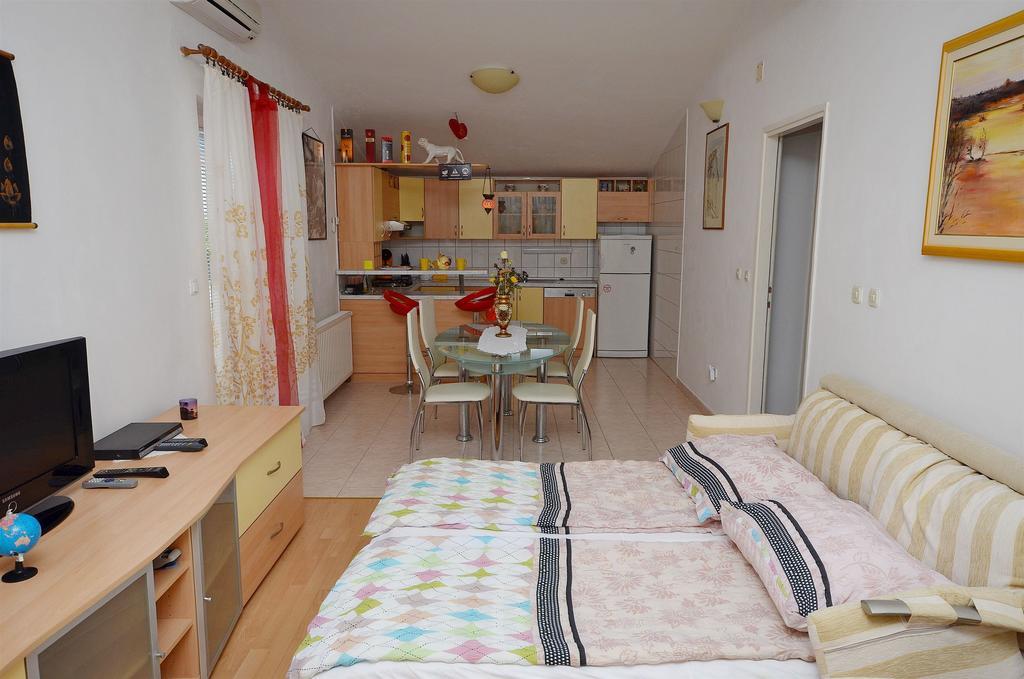 Apartments Miroslava Vodice Exterior photo